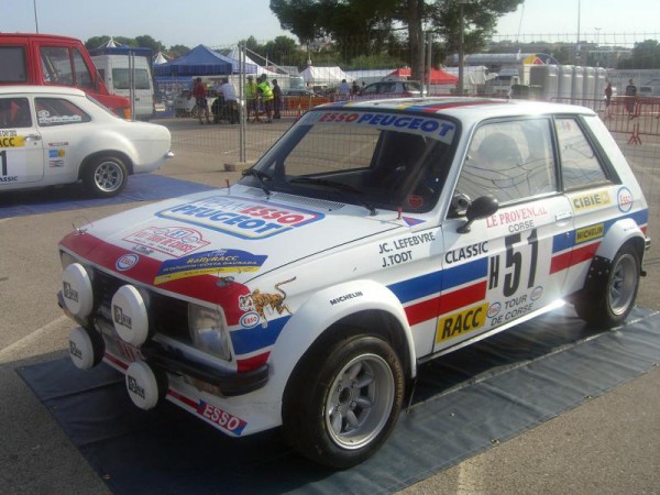 VH N°26 Henckens-Moonen Peugeot 104 ZS.jpg