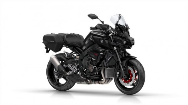 2017-Yamaha-MT10-Tourer-Edition-EU-Tech-Black-Studio-001-790x444.jpg