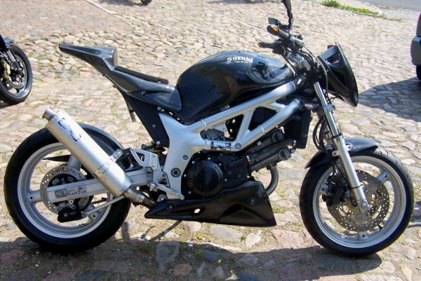 2012_12_11_08-10-01-Suzuki%20SV650%20Streetfighter.jpg